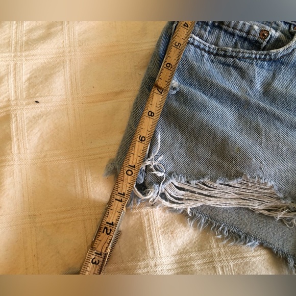 VTG 90s Levis 501 Button Fly Embelished Denim Short Shorts 34x34 Jeans - Picture 5 of 5